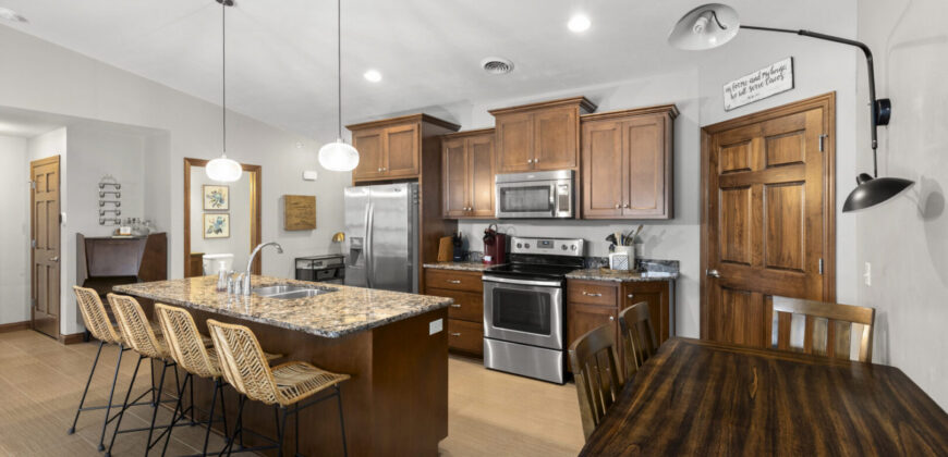 Furnished Upper Condo in Appleton