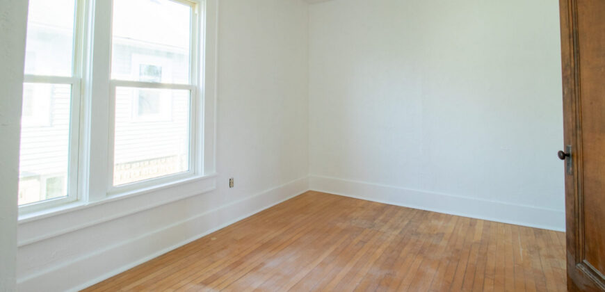 Oshkosh-Lower Apartment