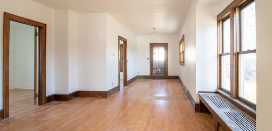 Oshkosh-Lower Apartment