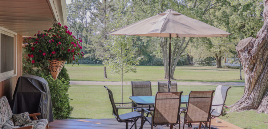 Oshkosh–Candlish Harbor–Furnished Waterfront