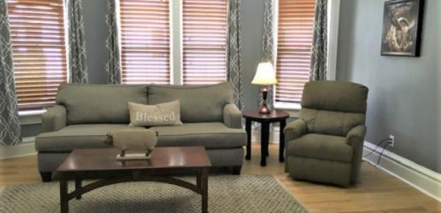 Oshkosh—Johnny’s Quarters—Furnished Lower