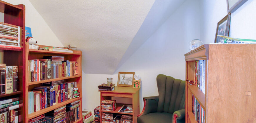 Oshkosh – Oregon Street – 3 Bedroom – Furnished