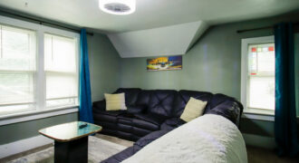 Neenah – One Bedroom Upper