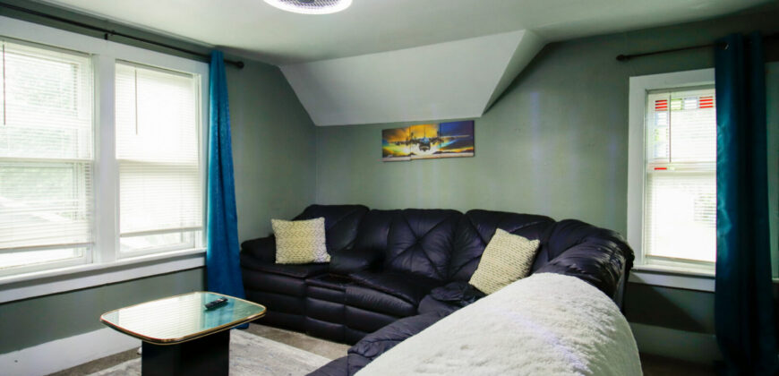 Neenah – One Bedroom Upper