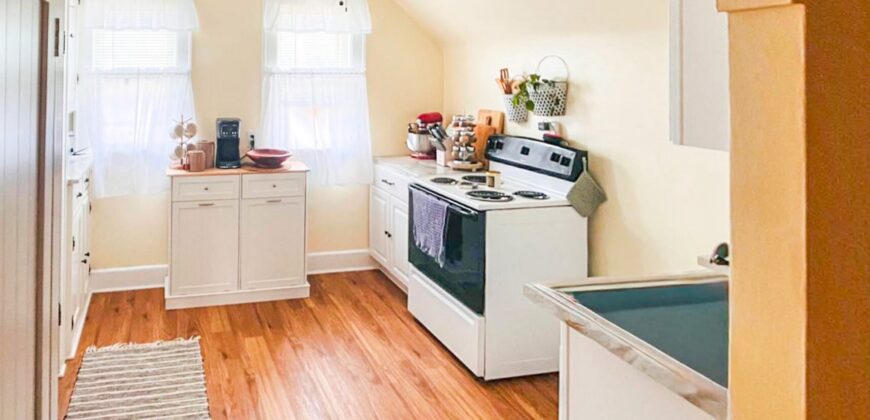 Milwaukee – 73rd Street – 1 Bedroom Furnished or Unfurnished Upper