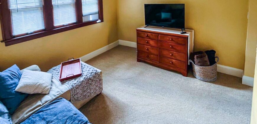 Milwaukee – 73rd Street – 1 Bedroom Furnished or Unfurnished Upper